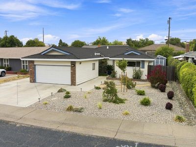 1717 Russell Way