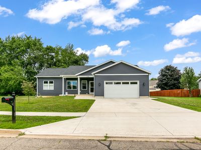 1106 N Galyn St