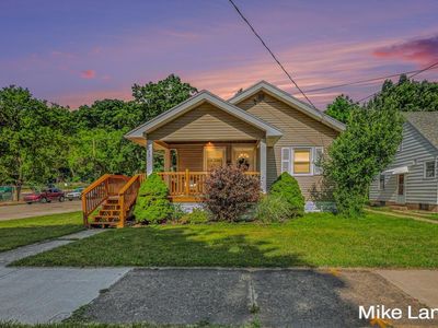 735 Van Buren Ave NW