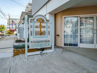 715 Plymouth Pl #201