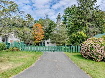 279 Plains Road