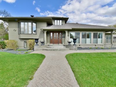 1300 Kilian Blvd SE
