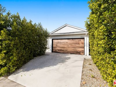 Property at 19833 Bassett St, Winnetka, CA