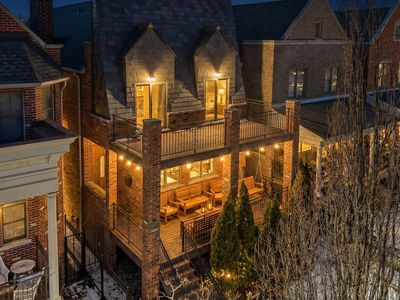 5038 N Ravenswood Ave