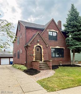 2045 Reveley Ave