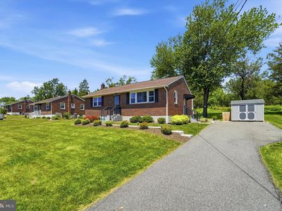 445 E Moyer Rd