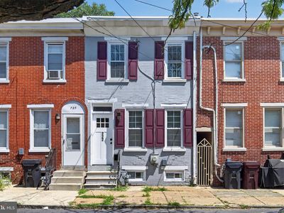 727 E 7th St