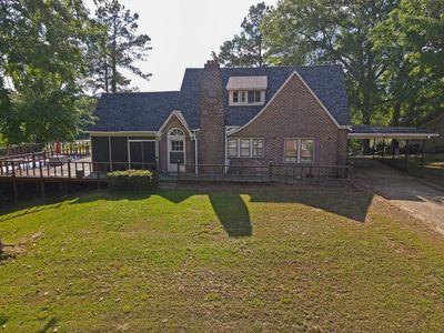 320 W Taylor Ave