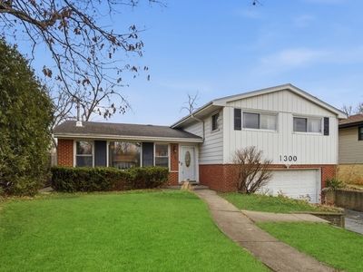 Property at 1300 Knollwood Rd, Deerfield, IL