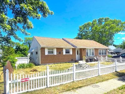 1005 Franklin Ave N