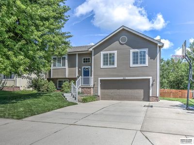 810 Clearwater Dr
