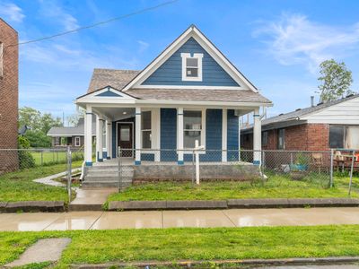 1107 W 18th St