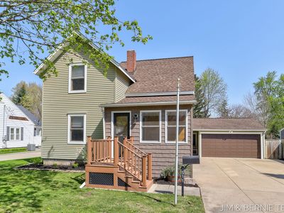 511 W Clinton St
