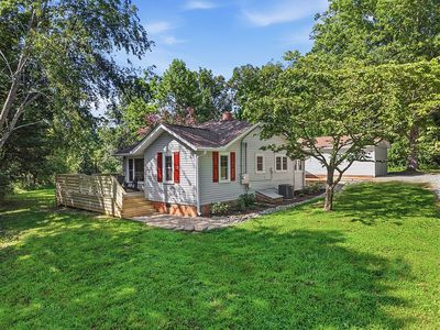156 Moore Hill Ln