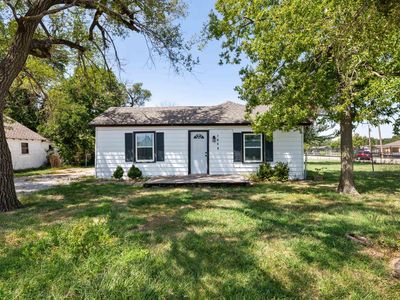 1645 N Main St