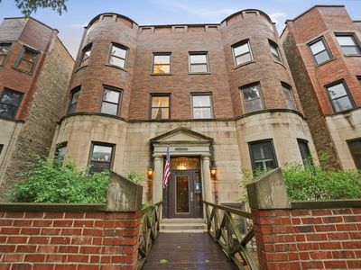 1030 W Byron St APT 3w