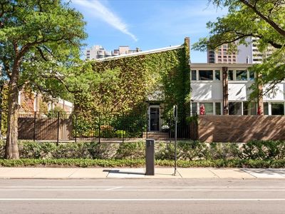 68 W Schiller St