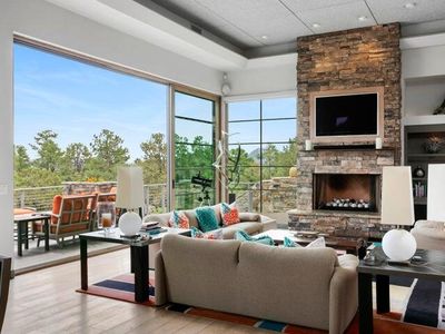 511 N Grapevine Dr