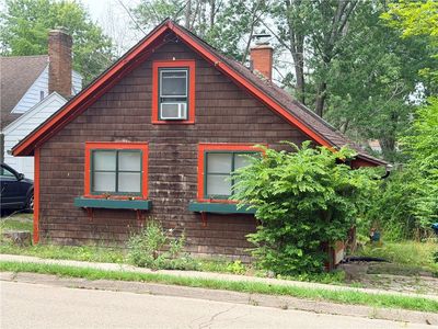 2 Sayles St
