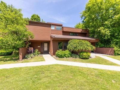320 Higgins Dr