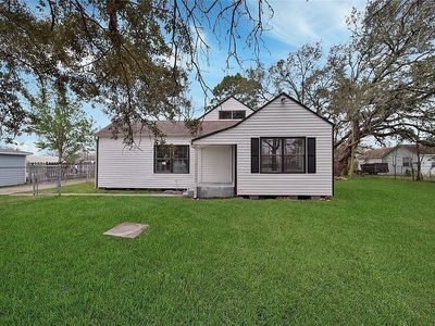 1623 Main St