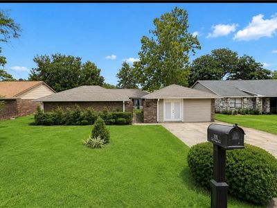 108 Lake Village Blvd