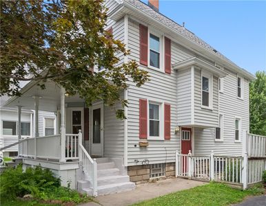 225 W Chestnut St