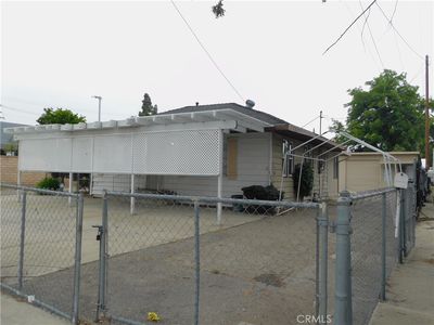 1119 E 4th St