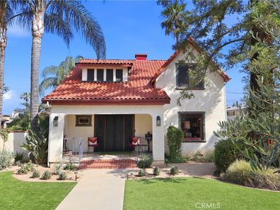 18 W Cypress Ave