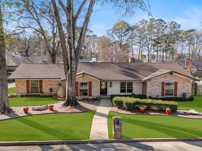8235 Baylor Dr