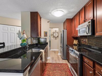 6000 Chasewood Pkwy APT 204