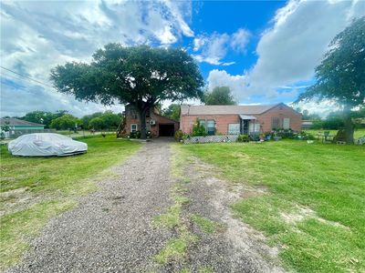810 Military Dr