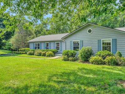 250 Knollwood Dr