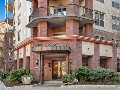200 River Vista Dr UNIT 309