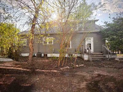 223 W 12th St