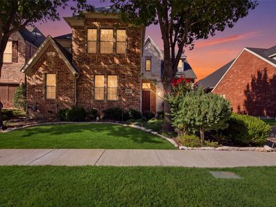 6925 Medallion Dr