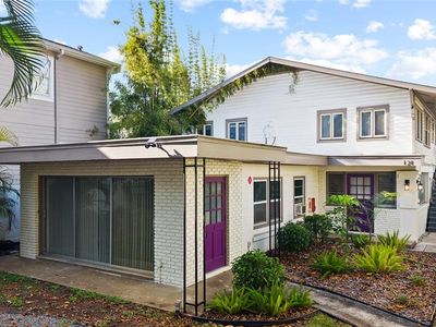 121 18th Ave N