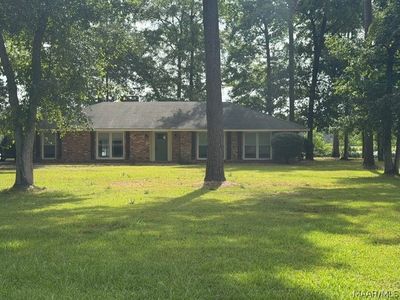 221 Lakeshore Dr