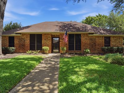 834 Meadowglen Cir
