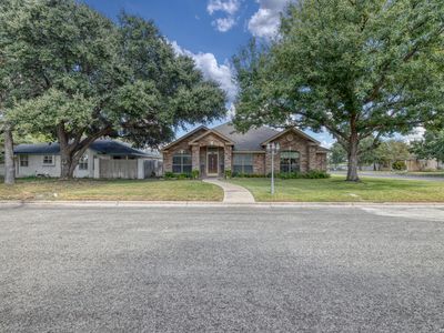 1 CYPRESS CIR