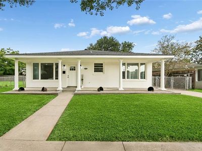 6735 W Magnolia Blvd