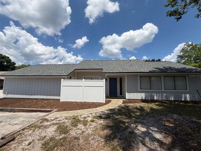 706 Lakeside Dr