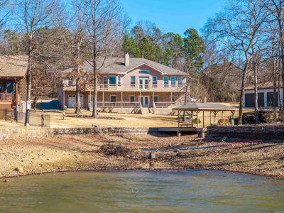 128 Waterview Dr