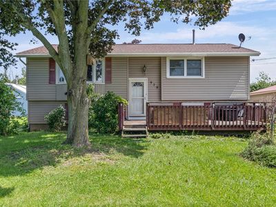 976 Lake Rd W