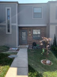 44 Helmsman Ct