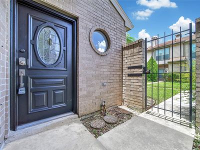 712 Country Place Dr APT D