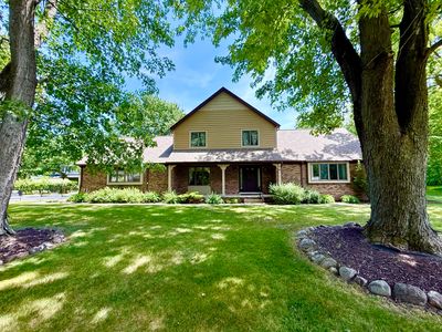 6834 Mercedes Ln