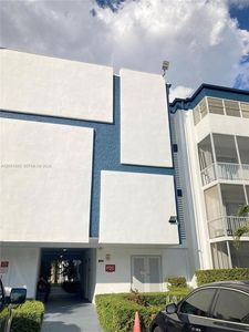 9159 SW 77th Ave APT 211