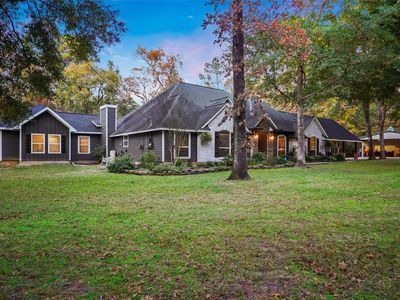 11 W Lake Forest Ct