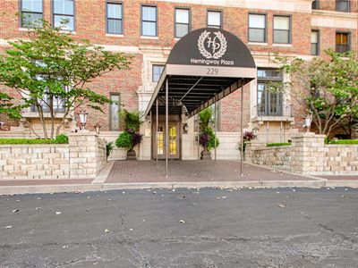 229 Ward Pkwy APT 401B